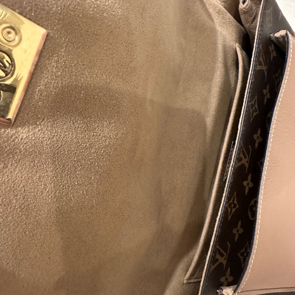 Louis Vuitton Monogram Crossbody Bag - Picture 11 of 12